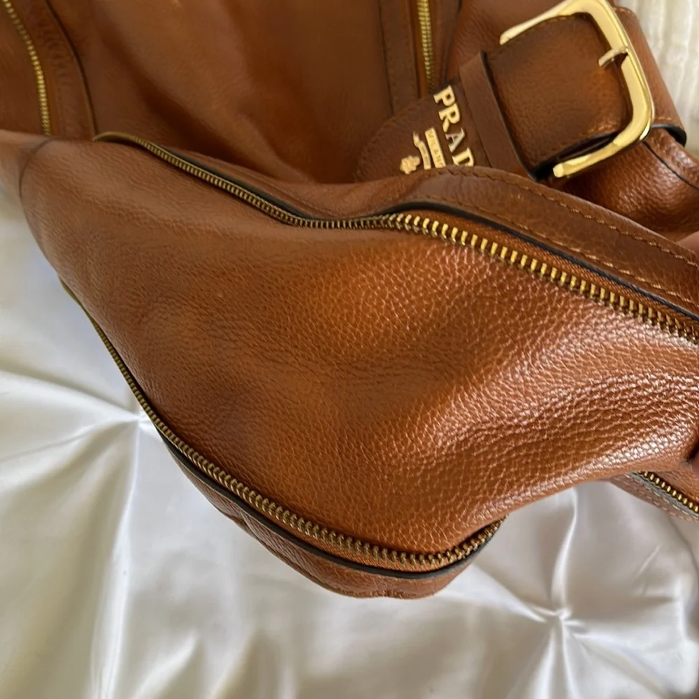 Authentic Prada very large leather vintage bag. - Picture 5 of 16